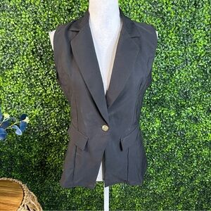 Nwt Women's Black Sleeveless Blazer‎